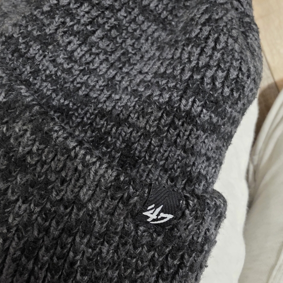 NBA 47 Raptors Toque Like New - Picture 2 of 3